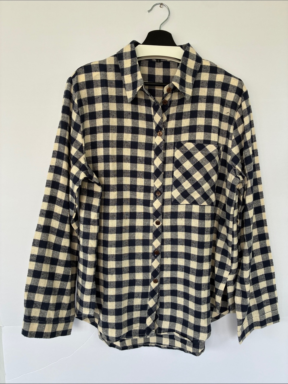 POL Women’s Navy and Cream Plaid Cotton Button-Down Shirt Large